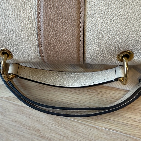 LOUIS VUITTON Damier Ebene Clapton Backpack in Creme. - Picture 6 of 14